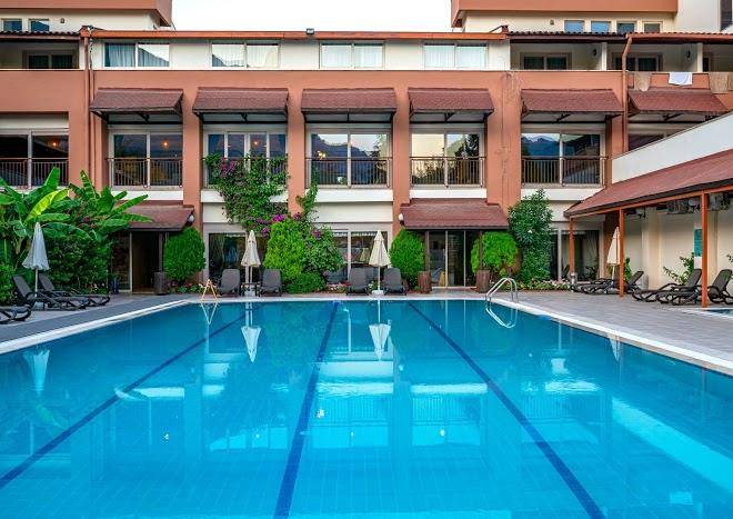 Dg hotels rose resort
