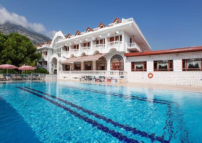 Larissa Mare Beach Image