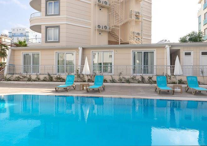 Theluna suite hotel