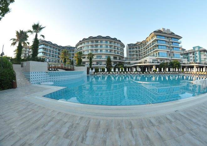 Commodore elite suites & spa