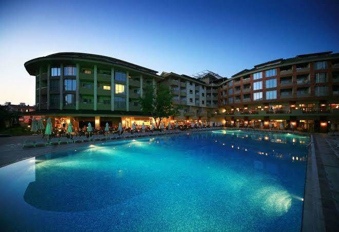 Hotel side star park