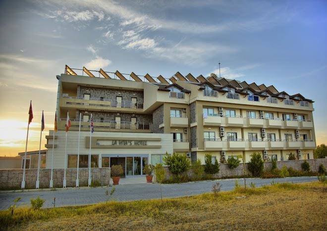 Lavitas hotel