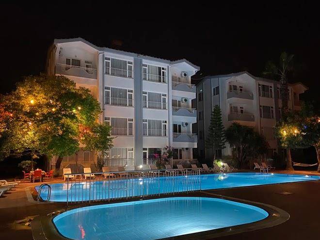 New garden otel side