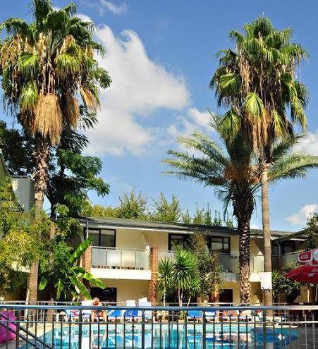 Tropic hotel