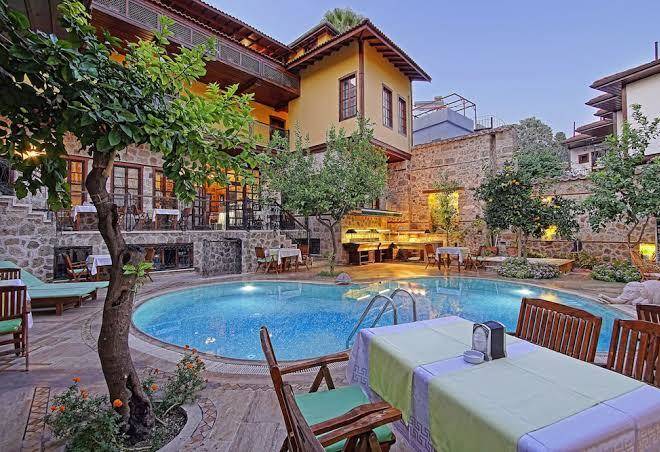 La Paloma Hotel Image