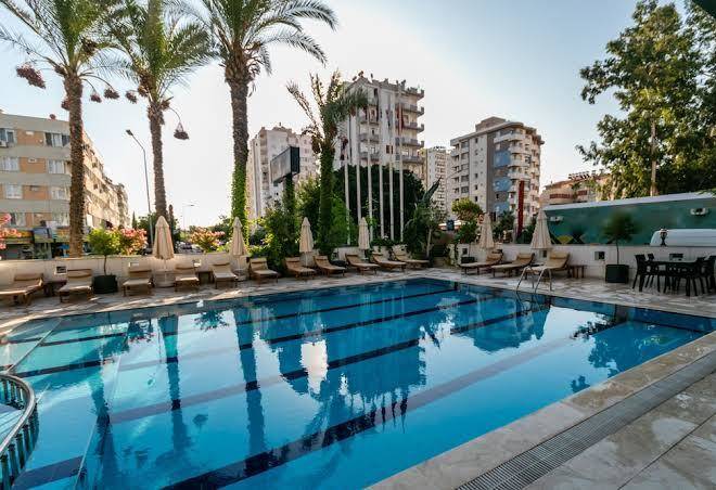 Lara park hotel