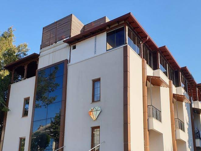 Pure diamond hotel