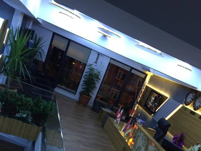 Blacklake otel
