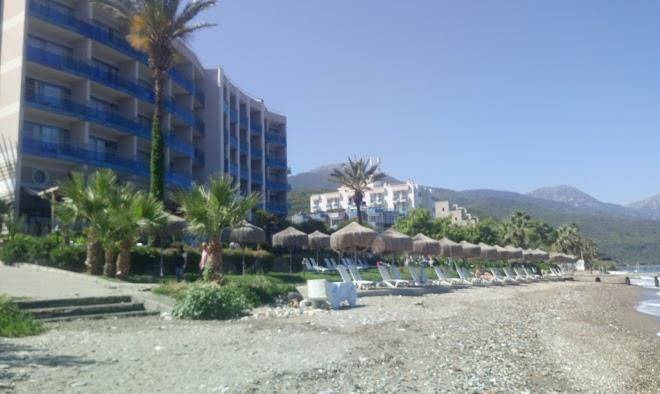 La perla beach hotel