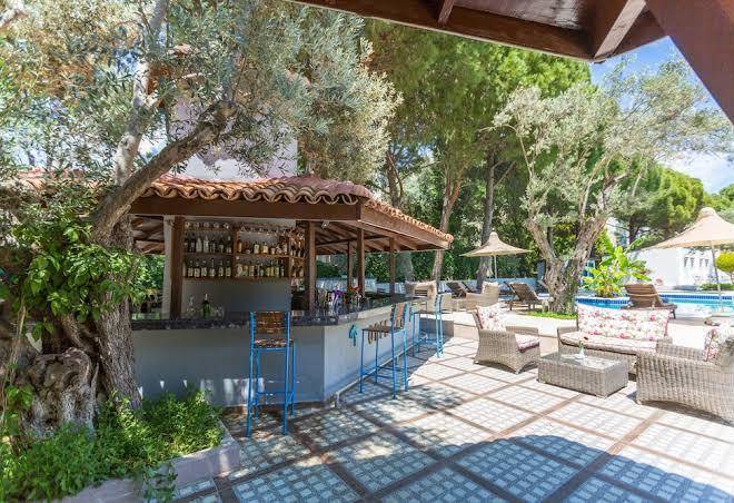 Risus garden hotel