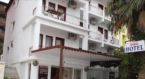 Tug hotel