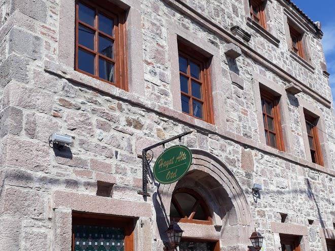 Hayat alti otel