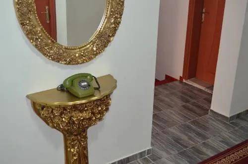 Otel nadir