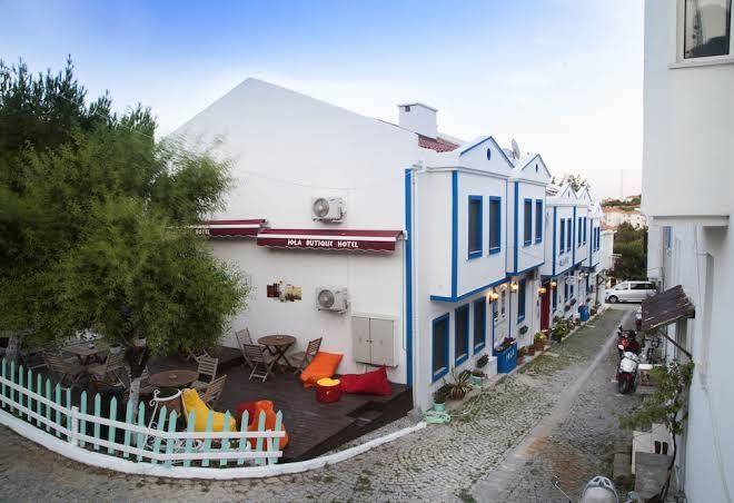 Iola otel