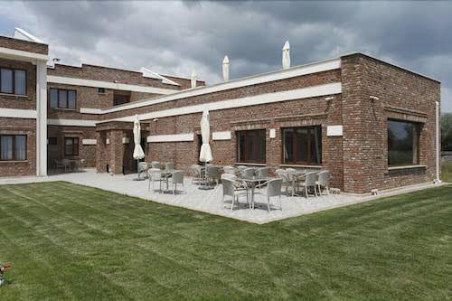 Hotel Milestone 1915 Image