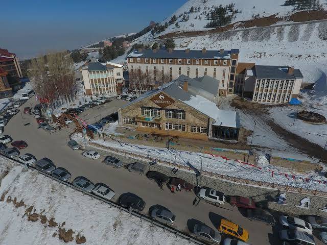 Snowdora Hotel Image