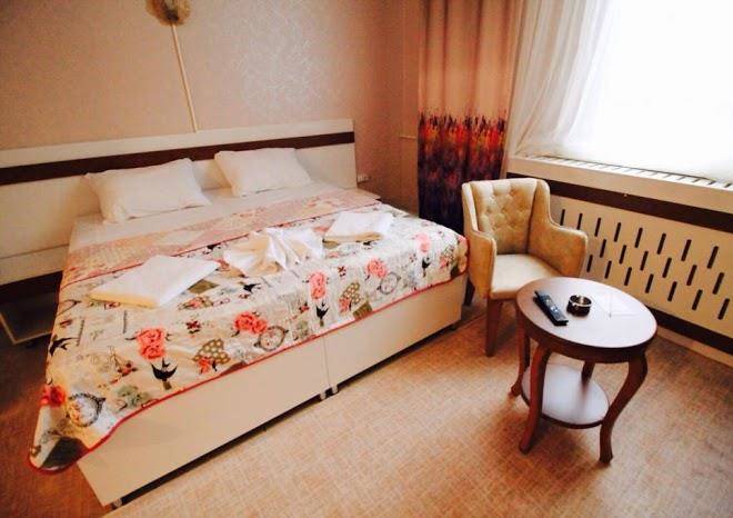Gold suite