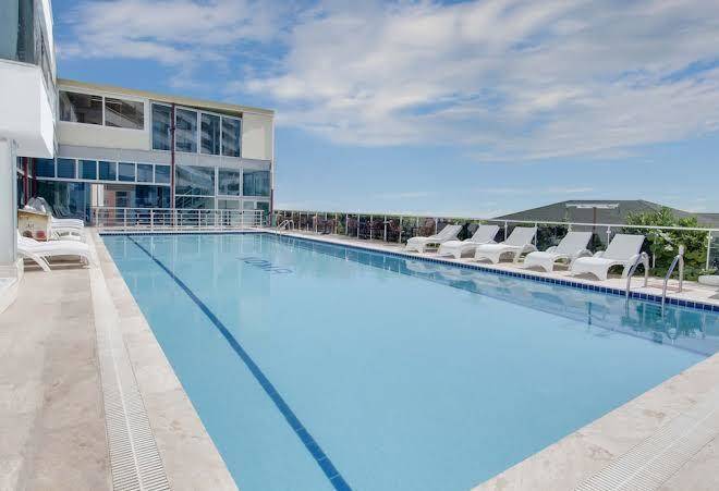 This grand mask otel