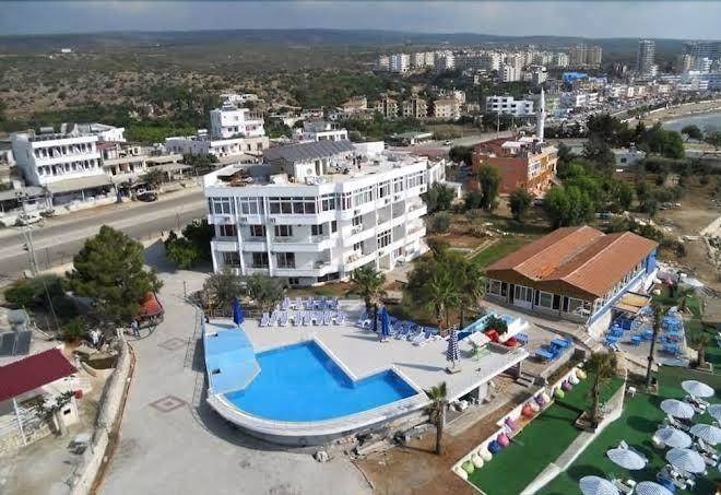 Veran Hotel Beach Club Restaurant Image