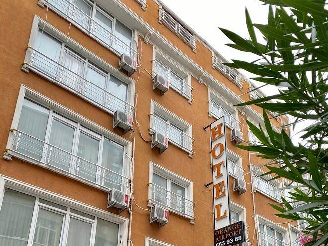 Orange airport hotel