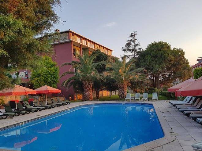 Riva rhebas hotel