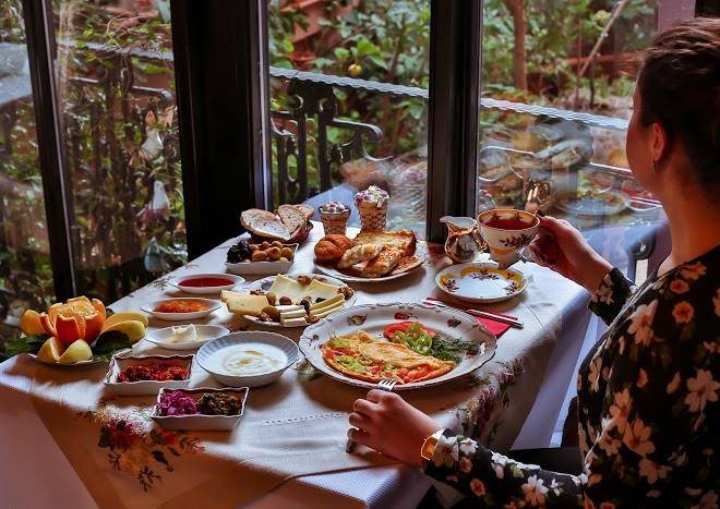 Faik pasa kafe cukurcuma beyoglu