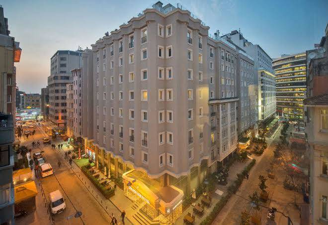 Golden age hotel