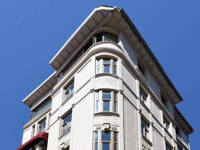 Opera suites okanli pera