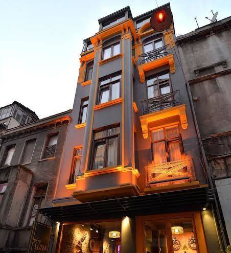 Pera luna residence