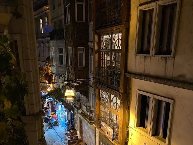 Pera tunnel hotel