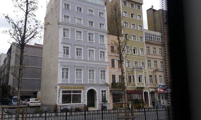 The golden pera's hotel