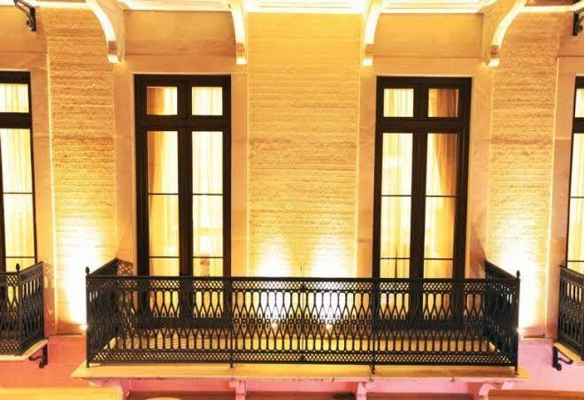 Pera residence
