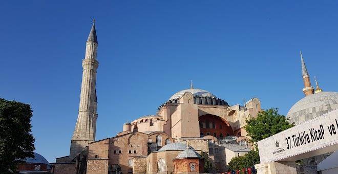 Golden Hill Hotel Image