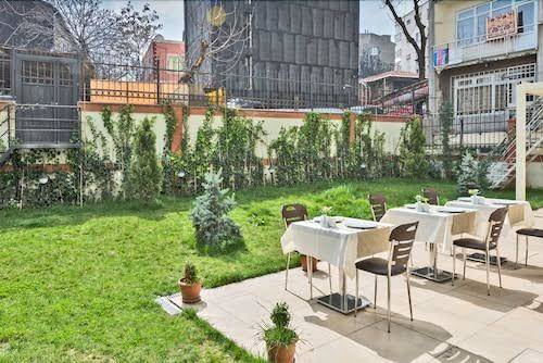 La garden hotel