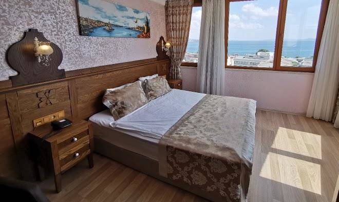 Perapolis hotel