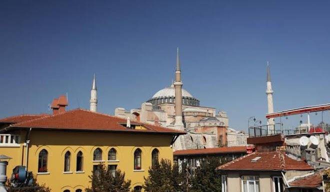 Hotel empress zoe
