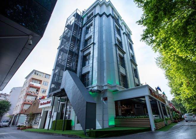 The green hotel