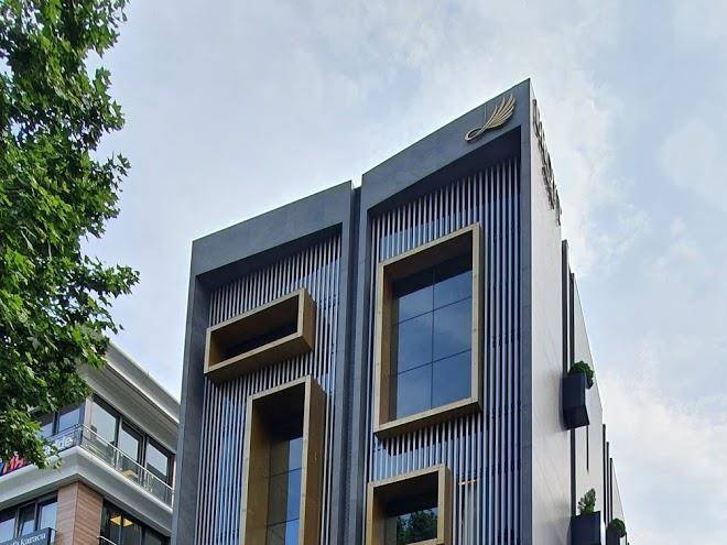Broyt suites