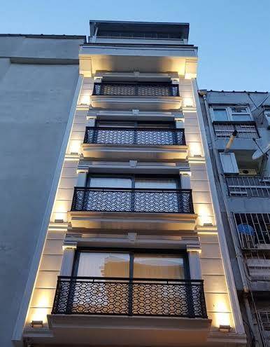 Musk hotel