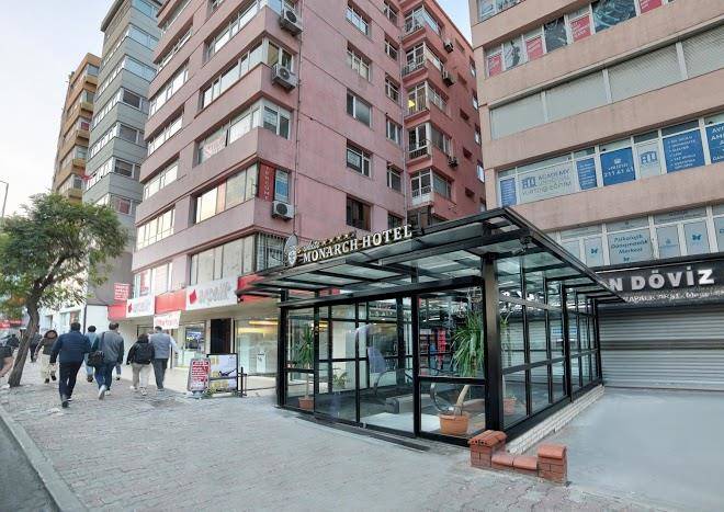 White monarch hotel