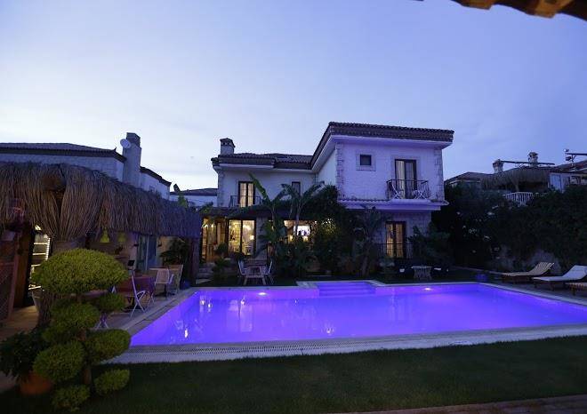 Cayirli alacati butik otel