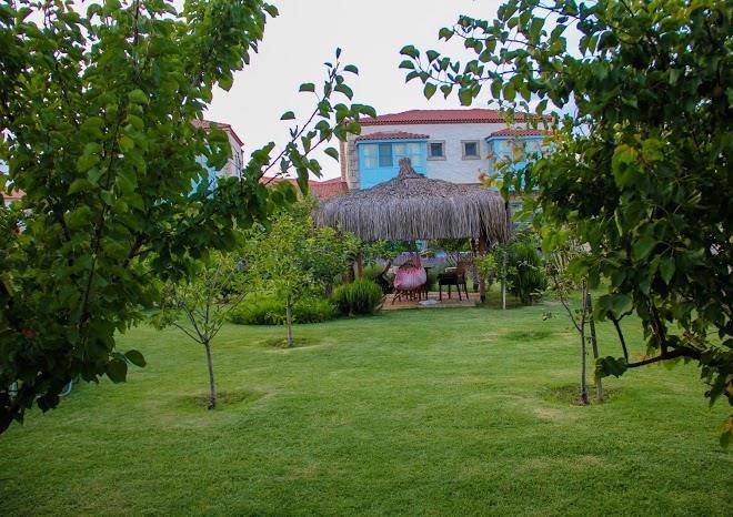 Dort mevsim alacati butik otel
