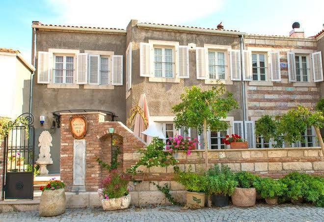 Alacati kostem hotel