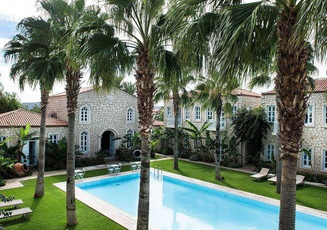 Manastir alacati butik otel