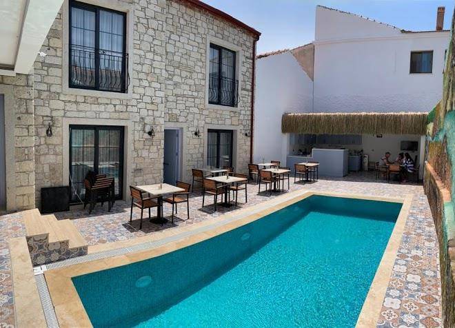 Mara koyici otel alacati