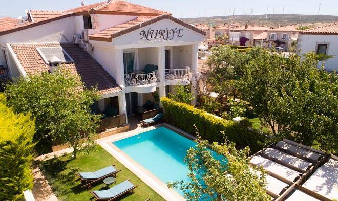 Nuriye alacati butik otel