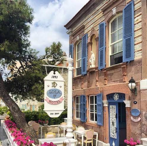 Lola 38 hotel