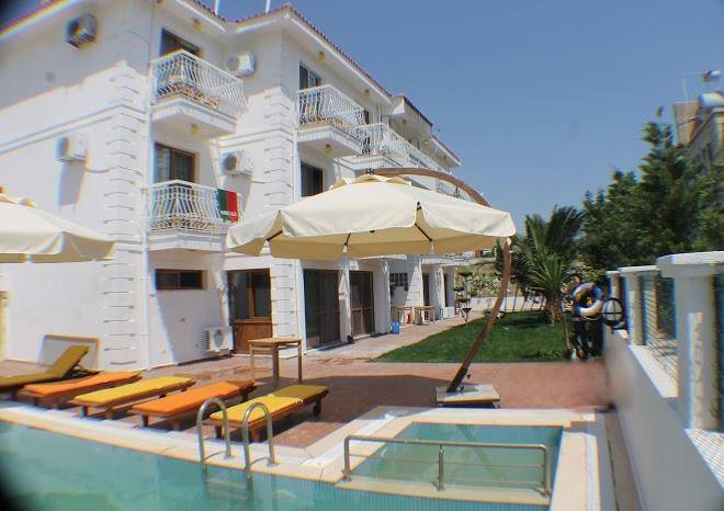 Lapis port surf hotel