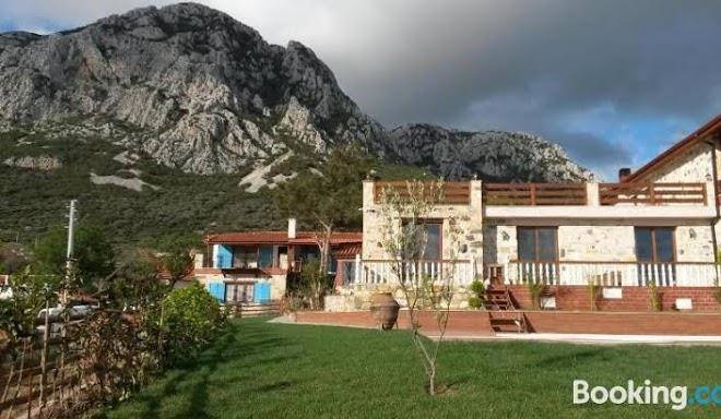 Tas avlu butik otel karaburun
