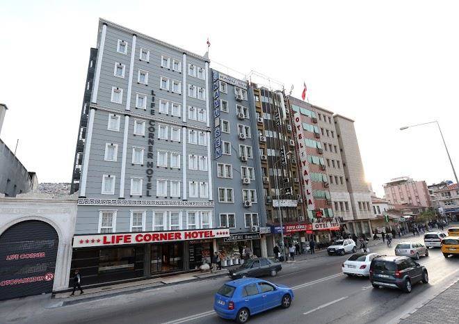Life corner hotel